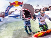 Soğuk havuz partisini engellemedi