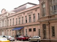 Tarihi Paket Postahanesi yıkıldı