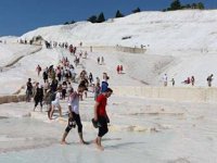 Pamukkale'ye turist akını oldu