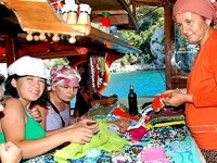 Kekovalı kadınlar turizmde