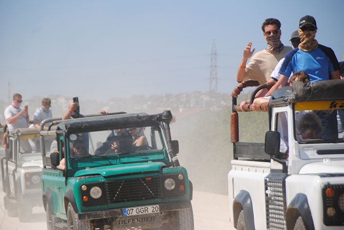-jeep-safari-turlari-.jpg