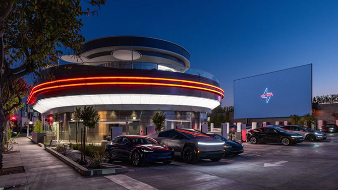 -tesla-diner--drive-in--001.jpg