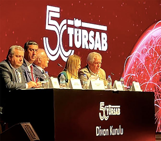 -tursab’in-25’ci-genel-kurul-divan.jpg