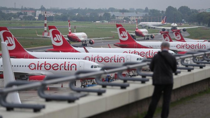 airberlin-jets-at-tegel-airport-in-berlin-german-the-carrier-filed-for-insolvency-after-etihad-airways-exited-following-its-withdrawal-from-alitalia-in-may-krisztian-bocsi-bloomberg.jpg