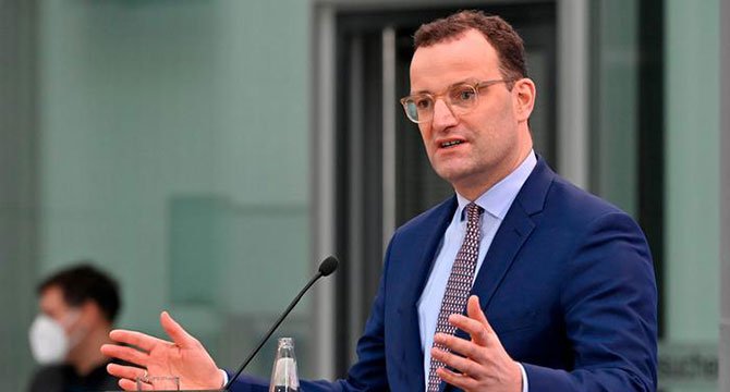 almanya-saglik-bakani-jens-spahn-001.jpg