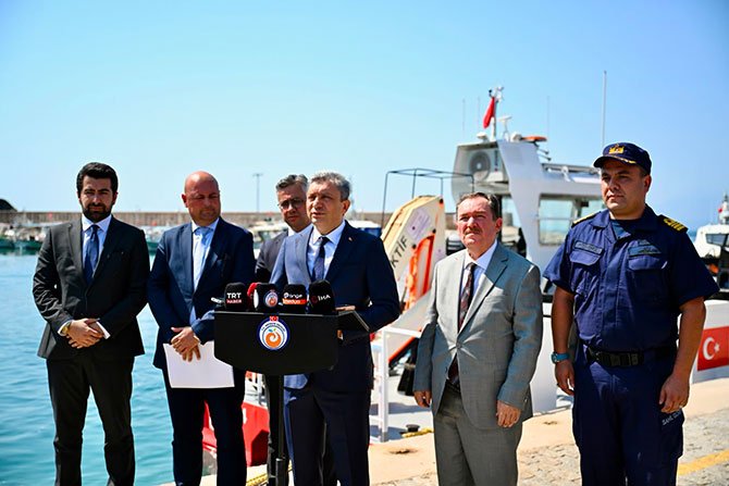 antalya,-denizden-cop-001.jpg