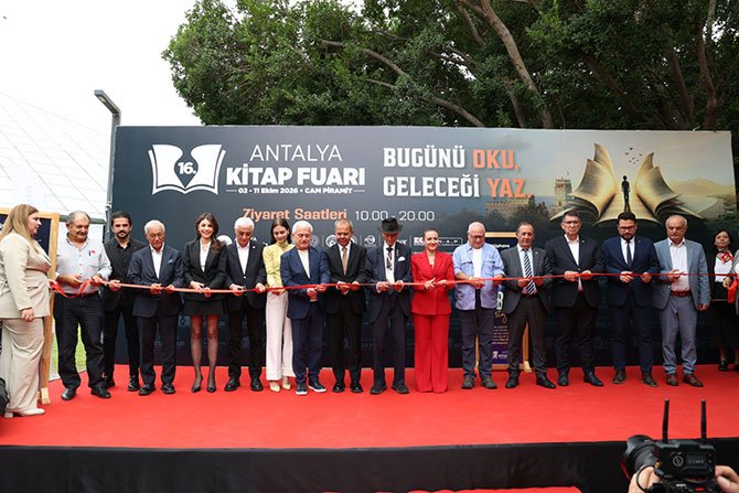 antalya-kitap-fuari-014.jpg
