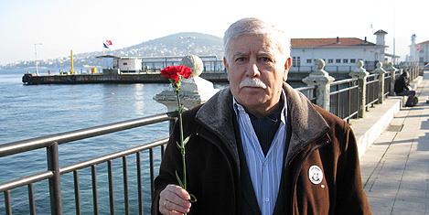 aziz-nesin-karanfil-1a.jpg aziz-nesin-karanfil-1a.jpg