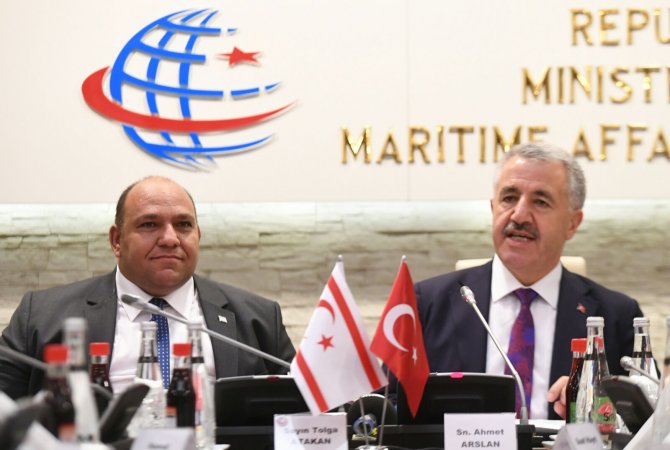 bakan-arslan-ulastirma-muhabirleri.JPG