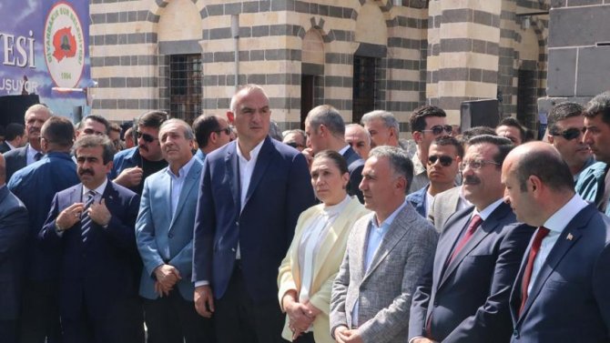bakan-ersoy-diyarbakir.jpg