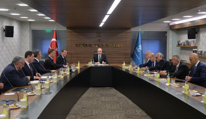 bakan-kurtulmus-rus-turk-isadamlari.jpg