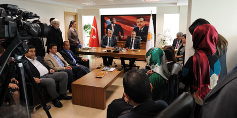 bakan-omer-celik-izmir-3.jpg