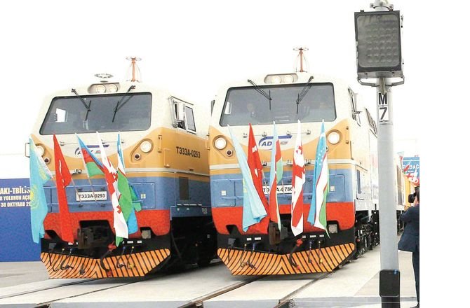 baku-tiflis-kars-demiryolu-hatti-002.jpg