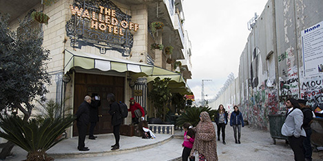 banksy-5.jpg banksy-5.jpg