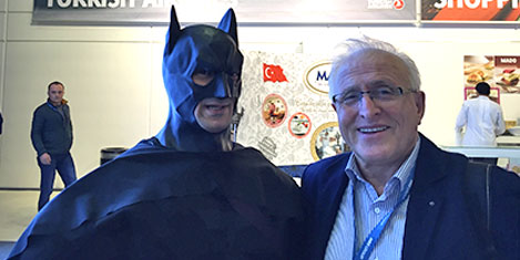 batman-ozkan.jpg batman-ozkan.jpg