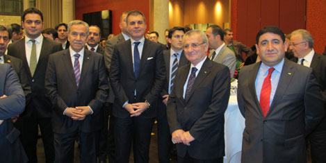 berlin-elcilik-omer-celik-timur.jpg berlin-elcilik-omer-celik-timur.jpg