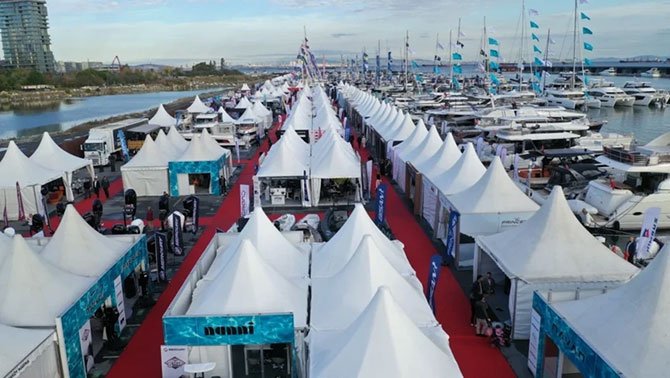 bosphorus-boat-show.jpg
