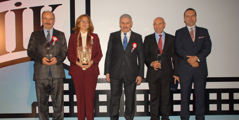 burhanettin-kaya-odul-2.jpg burhanettin-kaya-odul-2.jpg