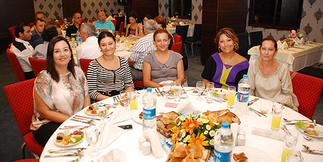 bw-khan-antalya-iftar-4.jpg