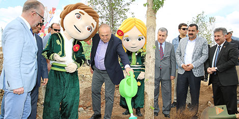 cavusoglu-expo3.jpg
