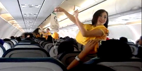 cebu-air-hostes3.jpg