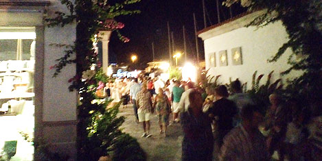 cesme-sarap-festivali-4.jpg
