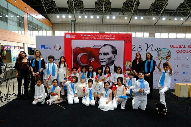 cocuk-muzisyenlerin-23-nisan-konseri-002.jpg