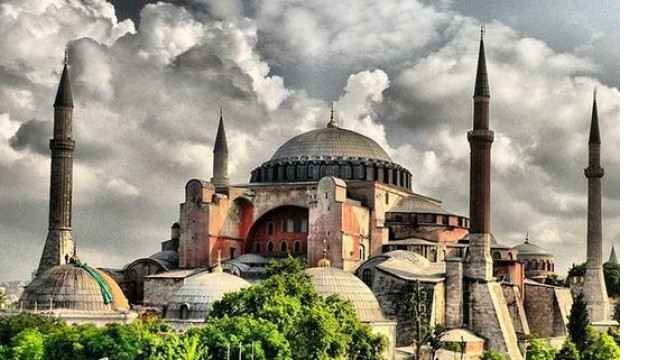 danistayda-ayasofya-icin-durusma-yapilacak.jpg