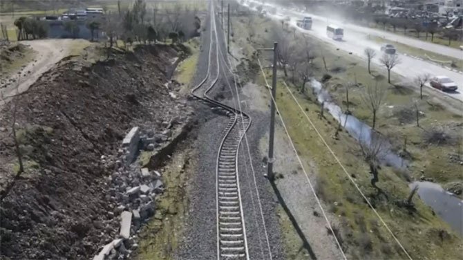 demiryolu,-deprem.jpg