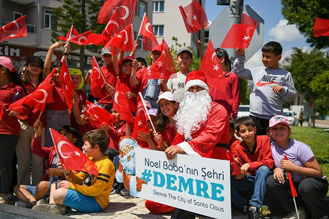 demre,-bisikletciler,-noel-baba.jpg