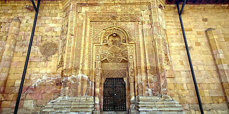 divrigi-ulu-cami-6.jpg