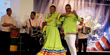 dominik-3c.jpg dominik-3c.jpg