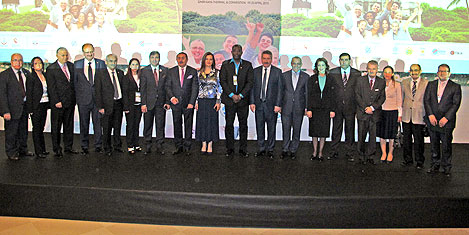 emin-cakmak-izmir-grup.jpg emin-cakmak-izmir-grup.jpg