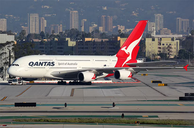 emirates,-qantas.-001.jpg