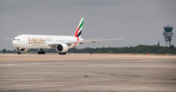 emirates-777-001.jpg