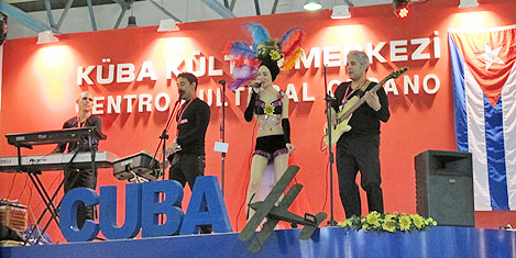 emit-13-kuba-dans2.jpg emit-13-kuba-dans2.jpg