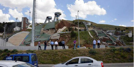 erzurum-kayak-pisti-coktu-2.jpg