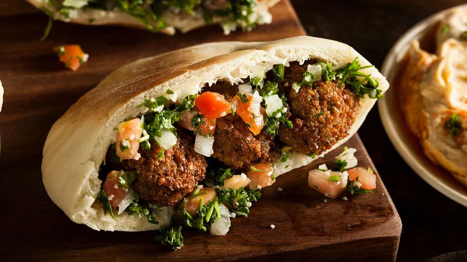 falafel-pide,-orta-dogu.jpg