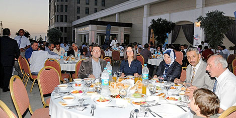 ferit-melen-iftar2.jpg