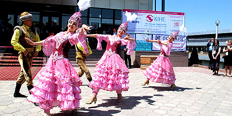 gosteri1.jpg gosteri1.jpg