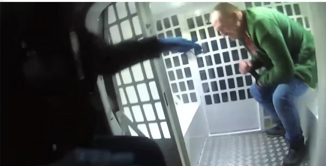 gozaltina-alan-polis-memuru,-bati-gallerdeki-haverfordwestten-blofieldin,-28-yillik-polis-memurlugu-kariyerinde-gordugu-en-agir-hakaretleri-memurlara-yonelttigini-soyledi.-002.png
