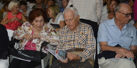 gulsin-onay-anne-baba.jpg gulsin-onay-anne-baba.jpg