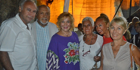 gulsin-onay-sanatcilar.jpg gulsin-onay-sanatcilar.jpg