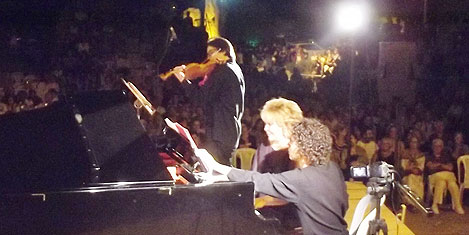 gumusluk-muzik-11.jpg gumusluk-muzik-11.jpg