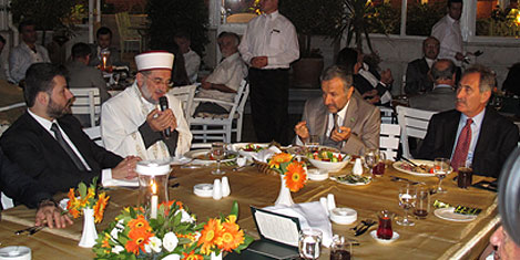 gunay-iftar-yesilev-4.jpg gunay-iftar-yesilev-4.jpg