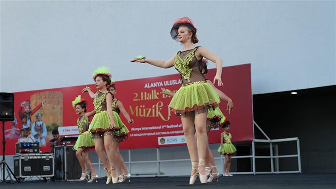 halk-danslari-ve-muzik-festivali-001.jpg