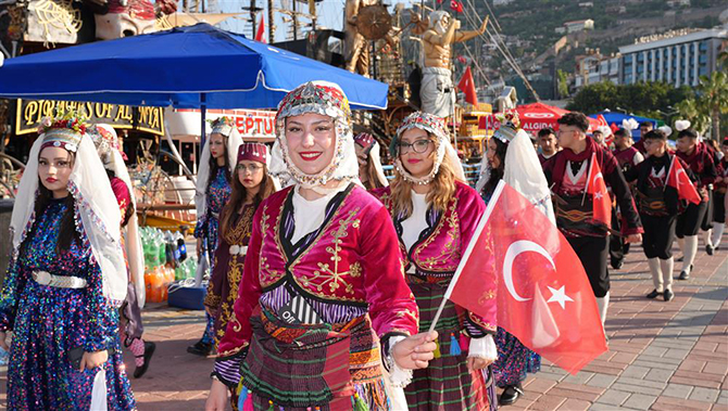 halk-danslari-ve-muzik-festivali-003.jpg