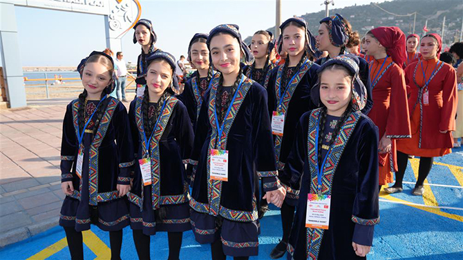halk-danslari-ve-muzik-festivali-004.jpg