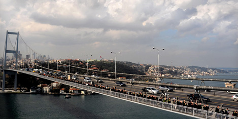 hilton-mudurleri-bogazda-2.jpg hilton-mudurleri-bogazda-2.jpg