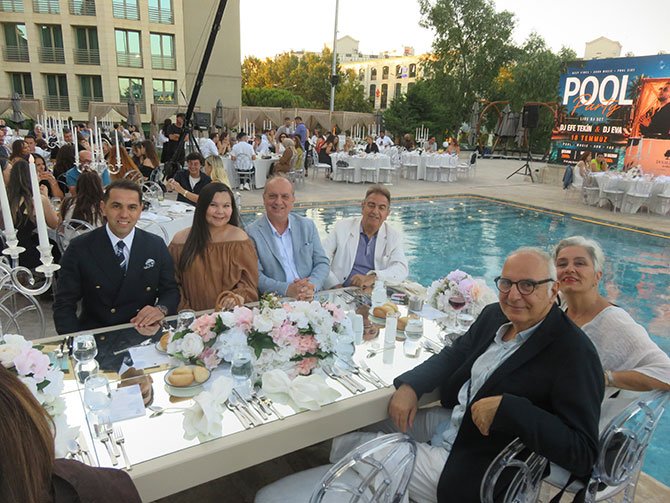 hilton-tuzla’da-pool-club-acildi,-bodrum’a-dev-hilton-geliyor!.jpg